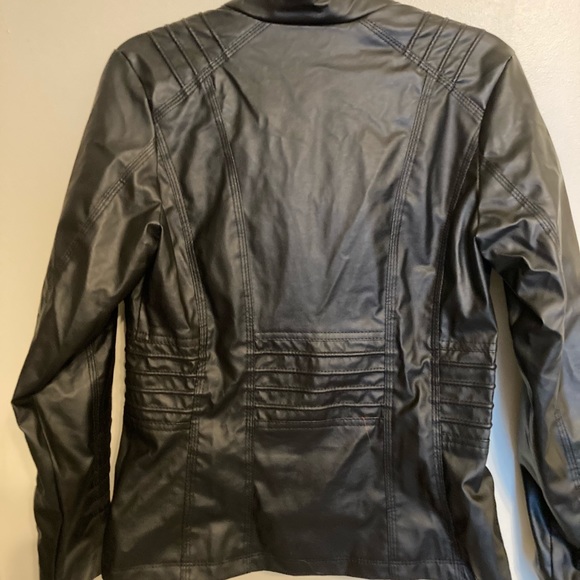 FAUX PLEATHER JACKET W/ REMOVABLE HOOD-XS - Picture 5 of 9